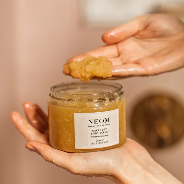 NEOM Wellbeing Real Luxury Body Scrub 332g