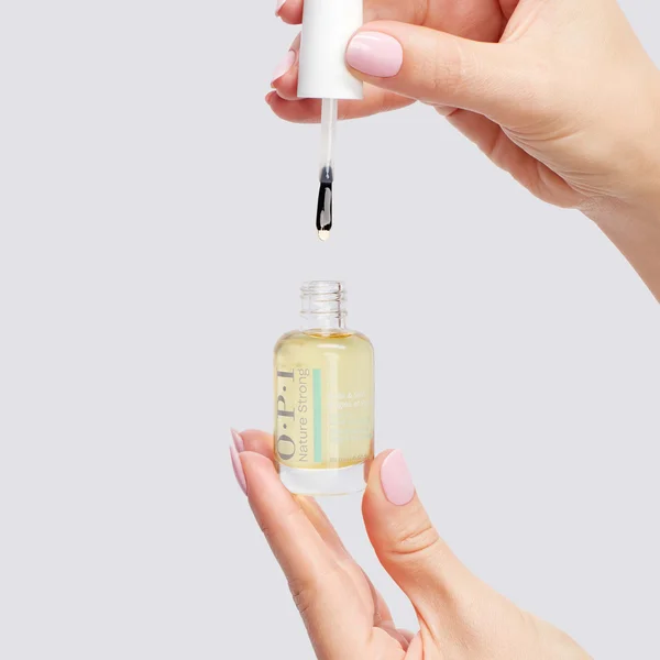 OPI Nature Strong Skincare - Glow Up Nail & Cuticle Oil 15 Ml