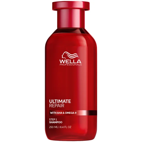 Wella Professionals Ultimate Repair Shampoo Professional Lightweight Shampoo for Damaged Hair 250ml