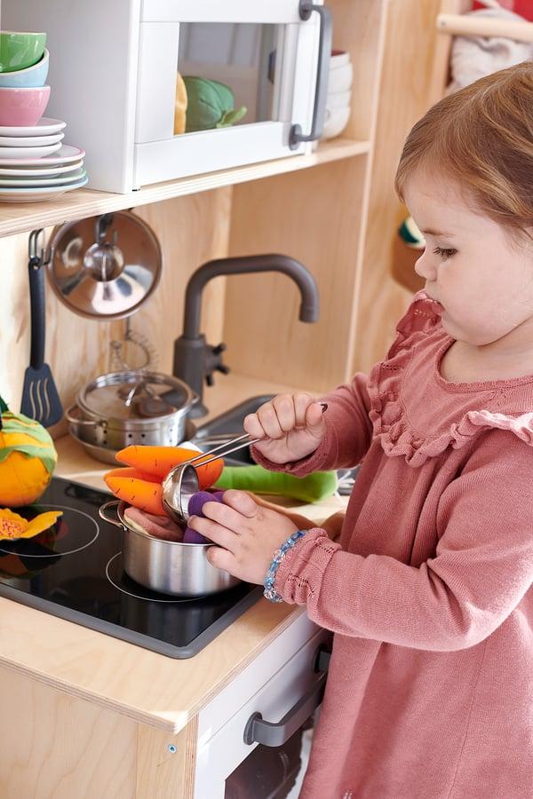 IKEA DUKTIG 14-piece Vegetables Set