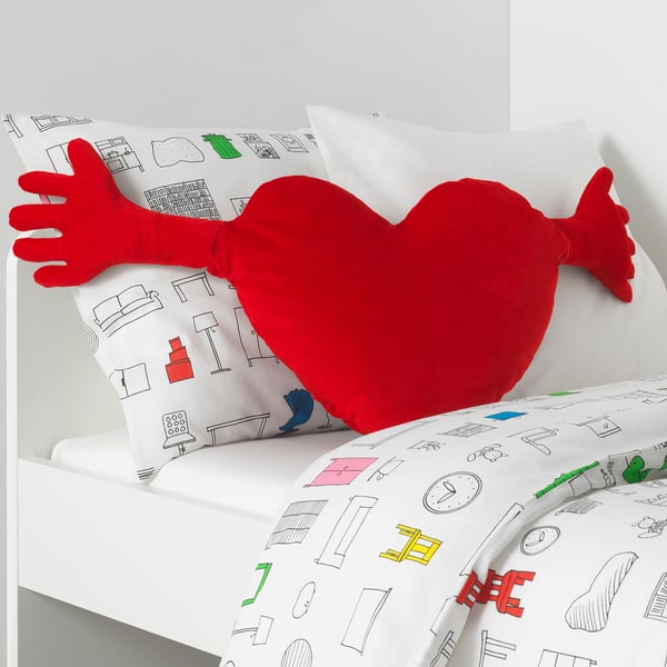 IKEA FAMNIG HJÄRTA Cushion Red 16x40 "