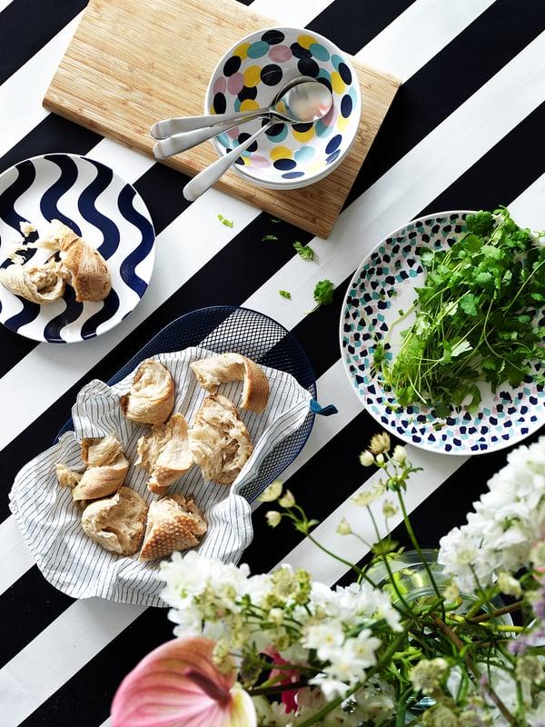 IKEA GRUPPERA Napkin White/black 13x13 "