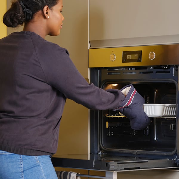IKEA HILDEGUN Oven Mitt