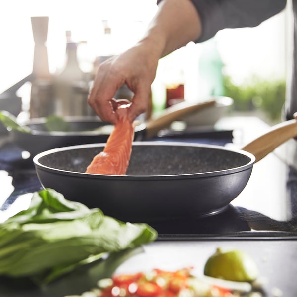 IKEA HUSKNUT Frying Pan Non-stick Coating Black 11 "
