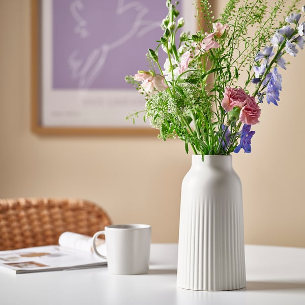 IKEA KAPKASTANJ Vase Off-white 9 "