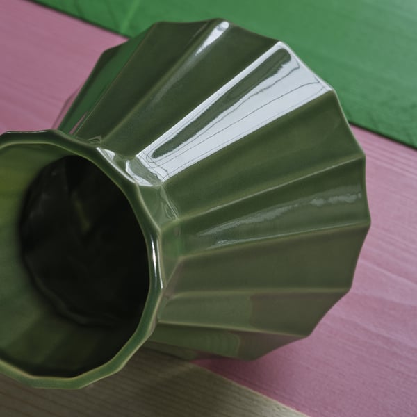 IKEA MÄVINN Vase Green 7 ½ "