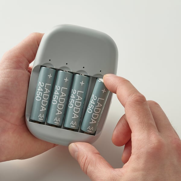 IKEA STENKOL / LADDA Battery Charger And 4 Batteries