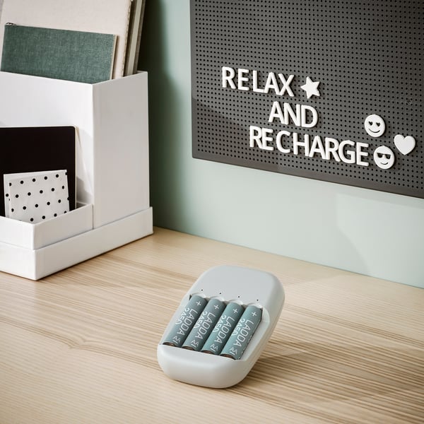 IKEA STENKOL / LADDA Battery Charger And 4 Batteries