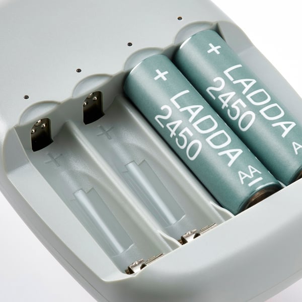 IKEA STENKOL / LADDA Battery Charger And 4 Batteries