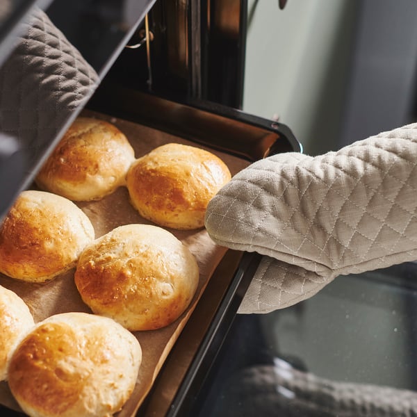 IKEA VÄLVÅRDAD Oven Mitt Beige
