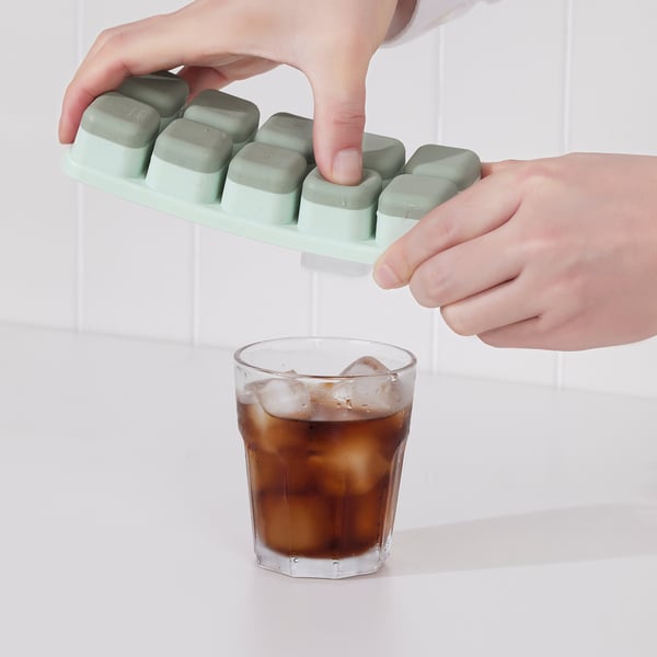 IKEA SPJUTROCKA Ice Cube Tray With Lid Mixed Colors