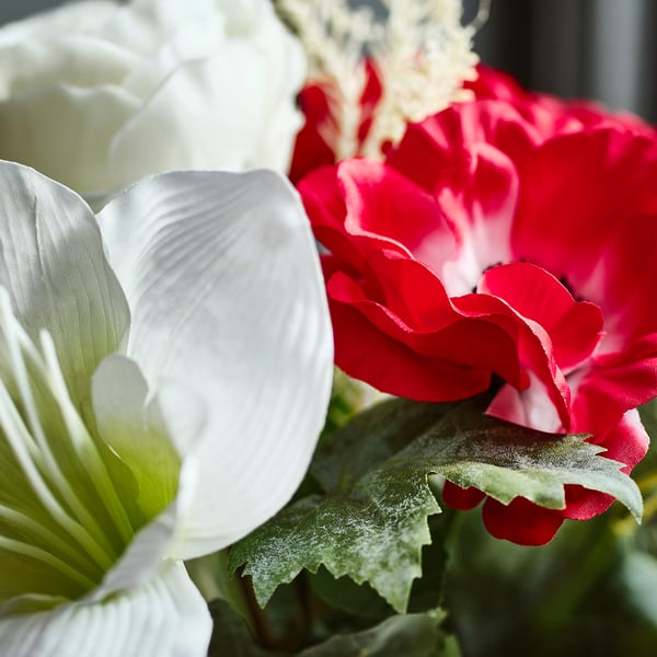 IKEA VINTERFINT Artificial Bouquet Indoor/outdoor Red/white 15 "