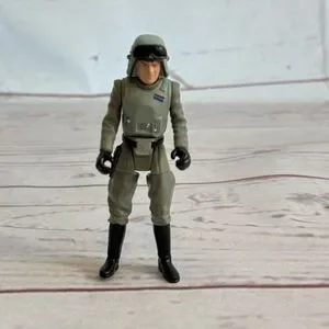 1997 STAR WARS Power of The Force POTF Hasbro Kenner AT-AT Cmdr. General Veers