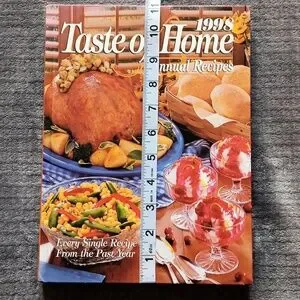 1998 Taste Of Home Hardcover Cookbook Of Annual Recipes Holiday Kitchen Vintage