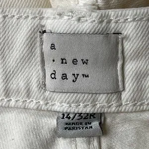 A New Day Ivory Denim Jeans High Rise Bootcut Target Womens Size 14 Regular NWT