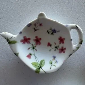 A Special Place Lot Of 3 Tea Pot Shaped Teabag Holder Ceramic Roses Floral