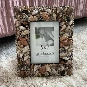 Aaron Brothers 5”x7” Shell Picture Frame NWT