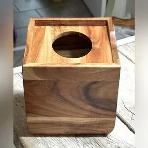 Acacia Natural Dark Colored Wood-Grain Tissue Box Cover 6”x6” EUC Organic/Rustic