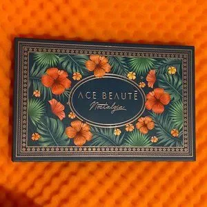 Ace Beaute Nostalgia Palette
