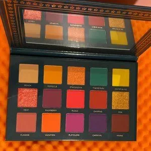 Ace Beaute Nostalgia Palette