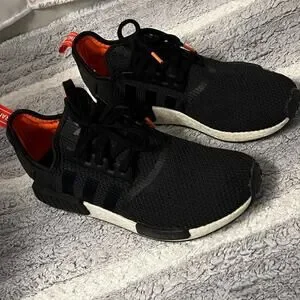 Adidas The 3 Stripes Men’s Runner Bkack Sneakers Size 10