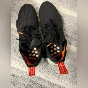 Adidas The 3 Stripes Men’s Runner Bkack Sneakers Size 10