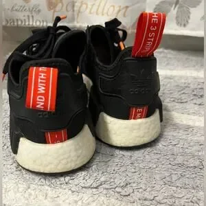 Adidas The 3 Stripes Men’s Runner Bkack Sneakers Size 10