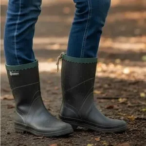 Aigle Black & Green Rainboots