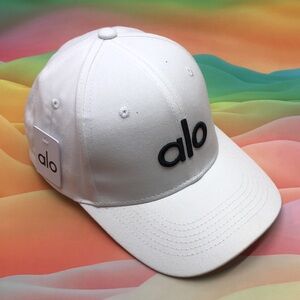 Alo Yoga Off-Duty Baseball Cap - Adjustable Velcro Strap & Signature Logo