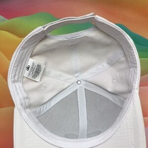 Alo Yoga Off-Duty Baseball Cap - Adjustable Velcro Strap & Signature Logo