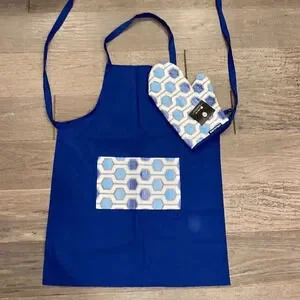Apron with kitchen glove