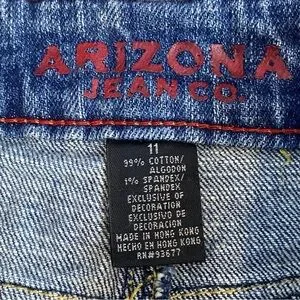 ARIZONA JEAN CO. Juniors Size 11 Blue Denim Shorts Light Distressing