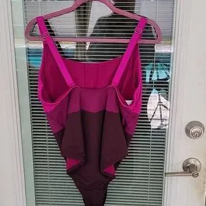 Athleta Coastline Colorblock One Piece Swimsuit Sz XL Adustable Straps