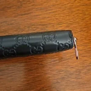 Authentic Gucci Logo Black Continental Wallet