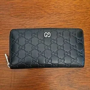 Authentic Gucci Logo Black Continental Wallet