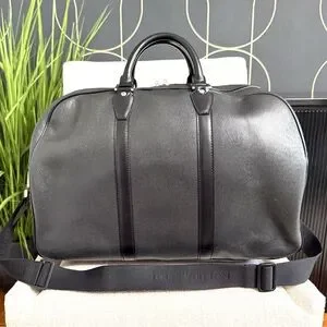 Authentic Louis Vuitton Boston Taiga Kendall Unisex Travel Bag