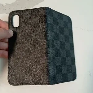 Authentic LOUIS VUITTON Damier IPhone Case Black Folio Brand New