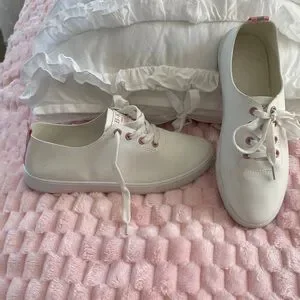 B-K 2030 Amazon White Sneakers With Pink Accents Synthetic Faux Leather 9.5