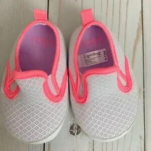 Baby Crib Shoes Sneaker Like Shoe Size 9-12 Months White & Pink Baby Sneakers