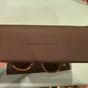 Banana Republic Brown Tortoise Sunglasses