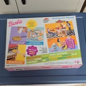 Barbie Pizza Hut Restaurant Playset