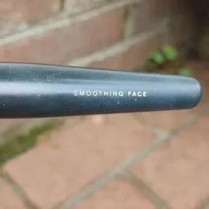 BareMinerals Smoothing Face Makeup Brush