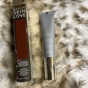 Becca Skin Love Weightless Blur Foundation “walnut Shade “