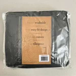 Bedskirt Size King Color Gray Pleated Corners Hypoallergenic New