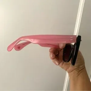 Betsey Johnson Cute Women’s Sunglasses With Pink Arms