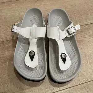 Betula Birkenstock White Thong Patent Leather Buckle Sandal Women’s Size 37/US 6