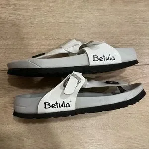 Betula Birkenstock White Thong Patent Leather Buckle Sandal Women’s Size 37/US 6