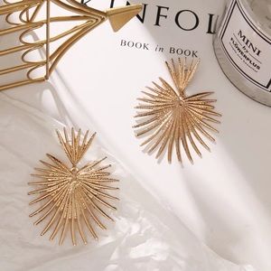 ⭐️ Big Gold Earrings