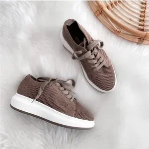 Blondo Dawson Waterproof Sneakers Taupe Tan Brown Lace Up Knit Stretch Platform