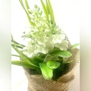 BNWT Midwest Gifts Burlap Wrapped Flower Bunch.​​​